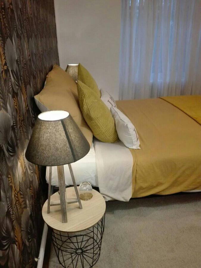 L'Esquilon Chambre D'Hote Bed & Breakfast Thiat Exterior photo