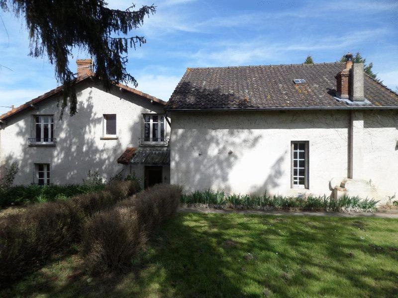 L'Esquilon Chambre D'Hote Bed & Breakfast Thiat Exterior photo